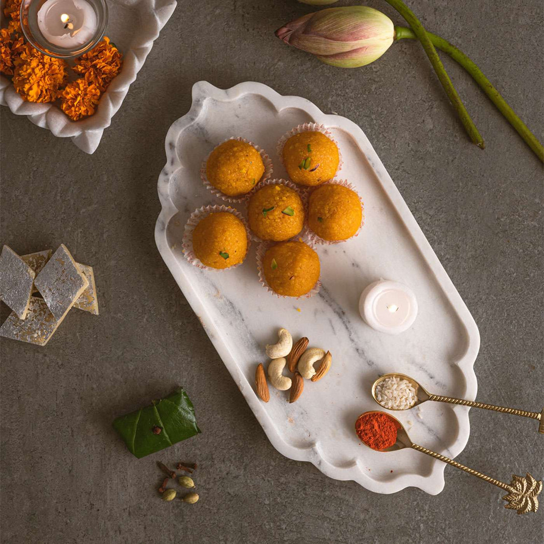 Handcrafted Marble Mugal Tray