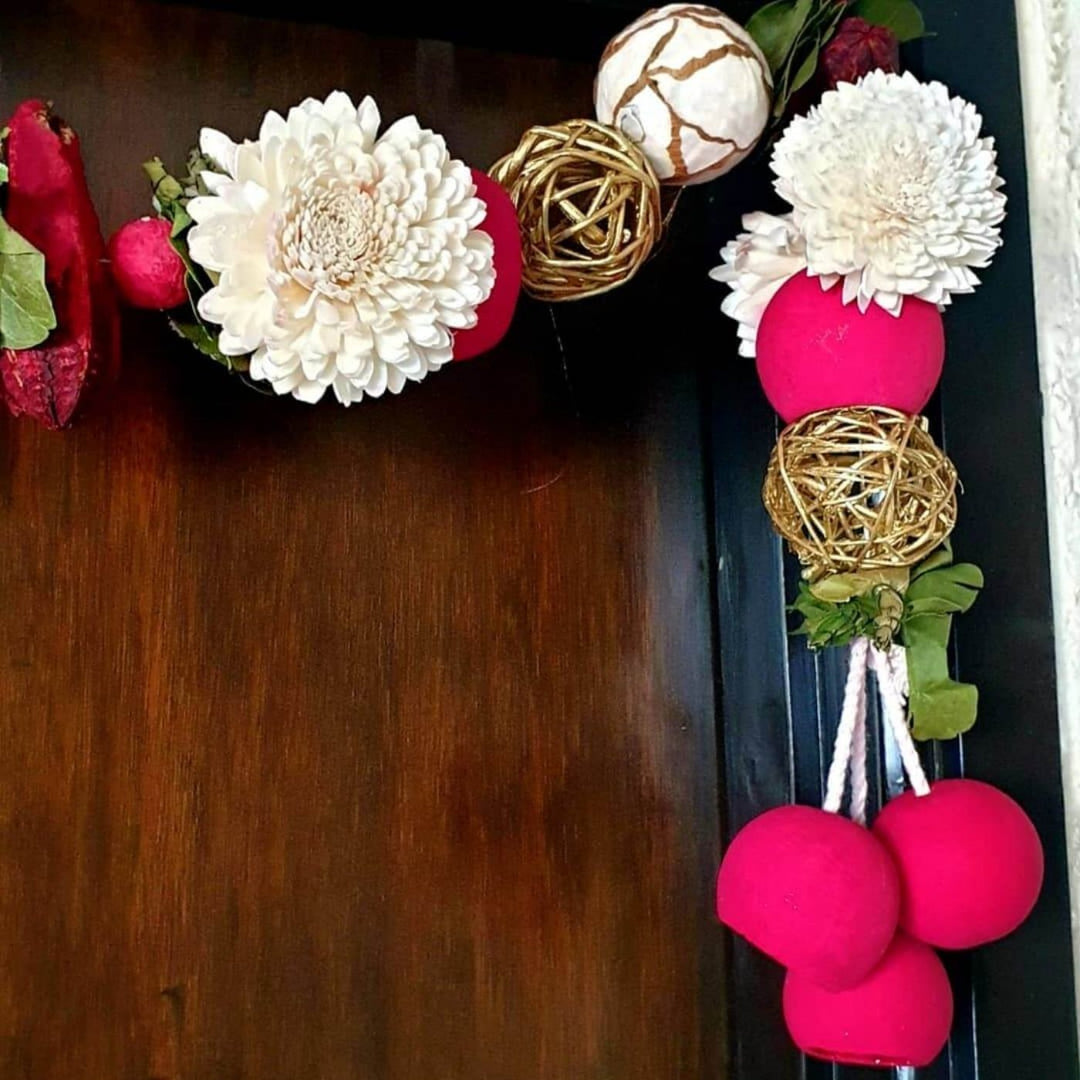 Handmade White & Red Vaastu Shola Flower Toran