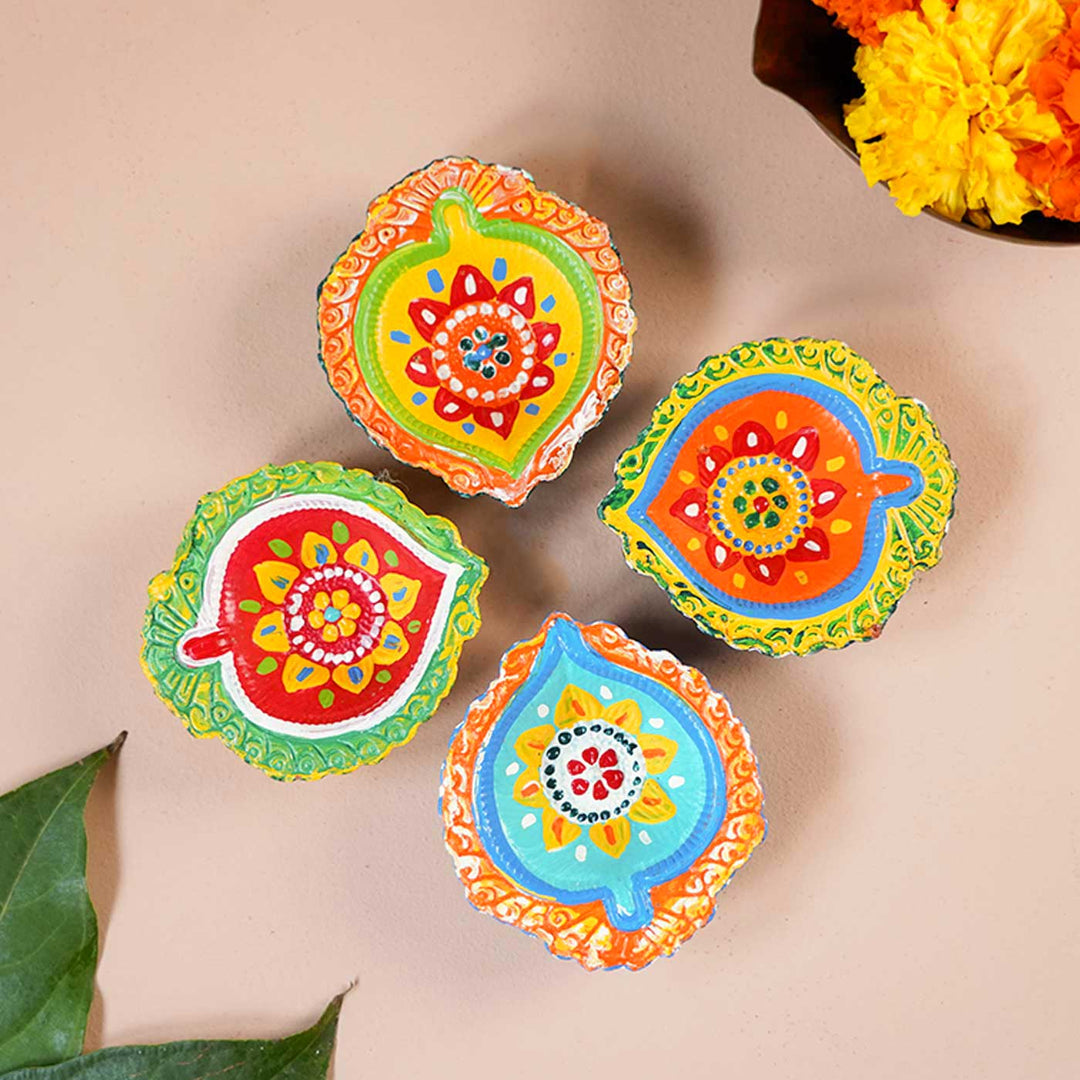 Handmade Pattern Clay Oil Lamp / Diya | Set of 4