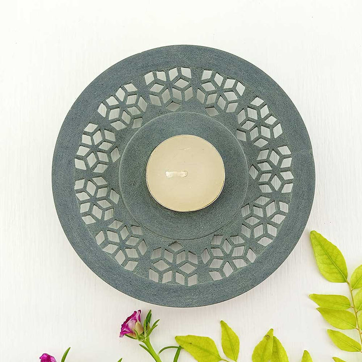 Handmade Grey Aiza Elegant Candle Holder