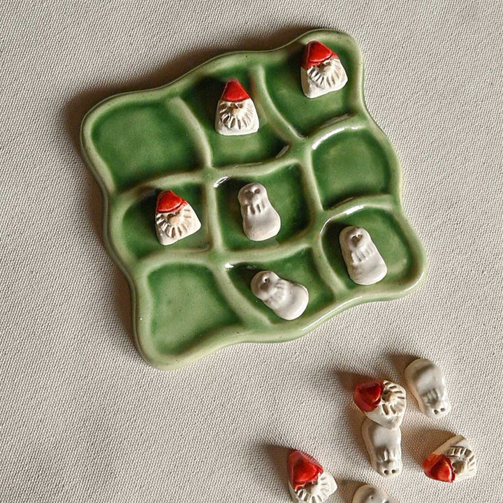 Handmade Christmas Themed Ceramic Tic Tac Toe Platter | Secret Santa Gift Ideas