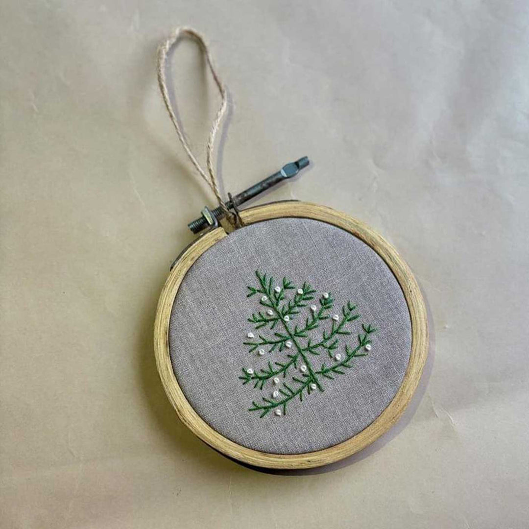 Handmade Embroidered Wooden Hoop Ornament For Christmas Tree Decoration