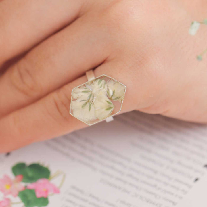 Handmade White Preserved Flower Baby's Breath Brass Ring