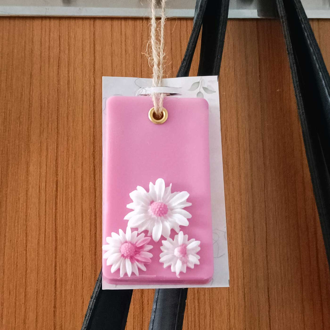 Customized Rectange Shaped Daisy Theme Scented Wax