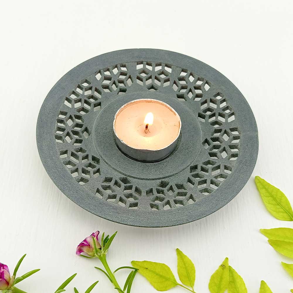 Handmade Grey Aiza Elegant Candle Holder