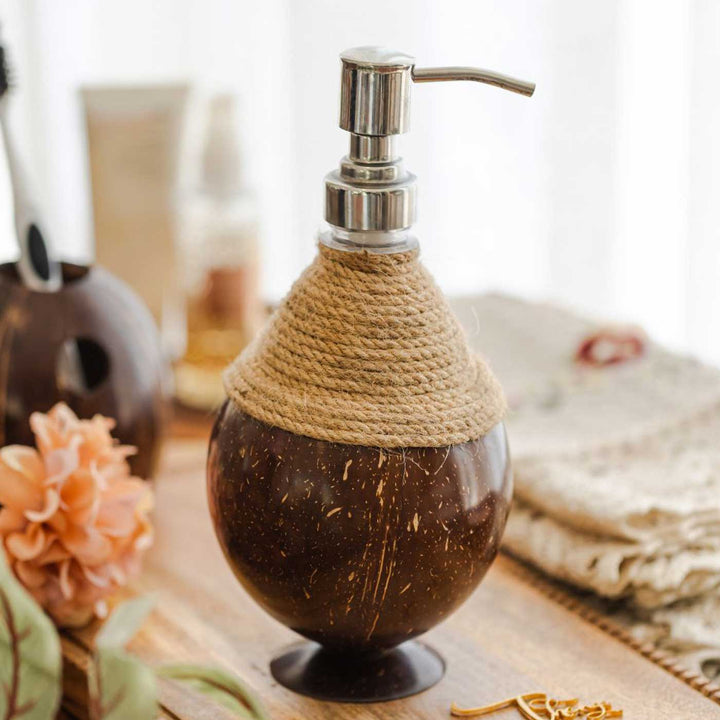 Eco-Friendly Handmade Coir Pump Coconut Shell Soap Dispenser