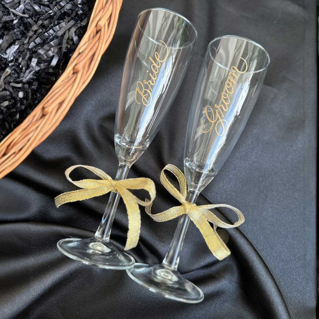 Personalized Champagen Flutes With Bow For Couples | Set of 2