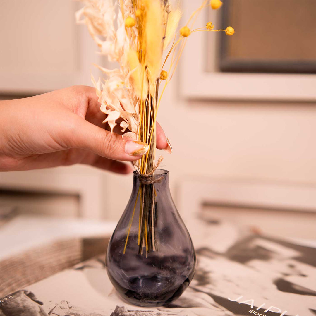 Indigo Elegance Glass Vase With Dried Flower Bunch