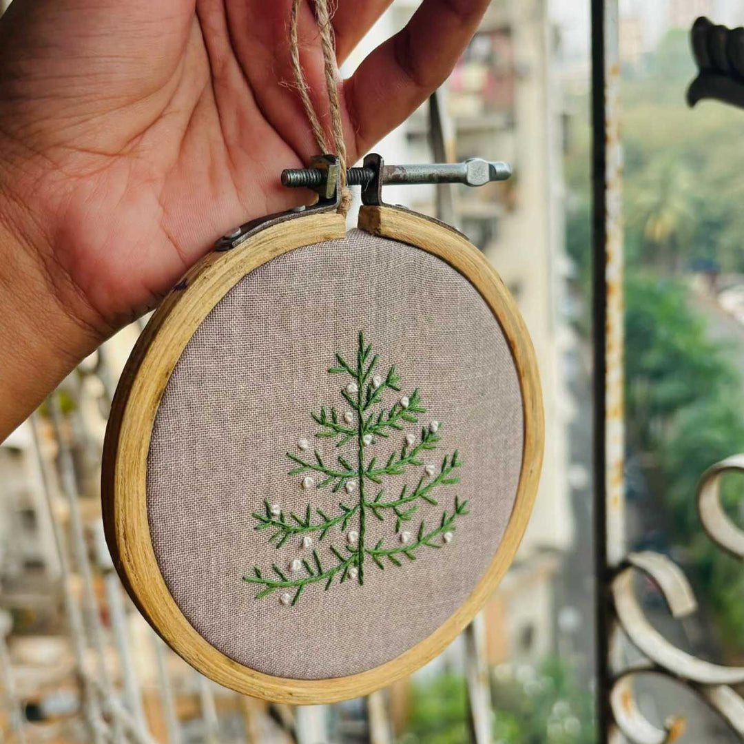 Handmade Embroidered Wooden Hoop Ornament For Christmas Tree Decoration