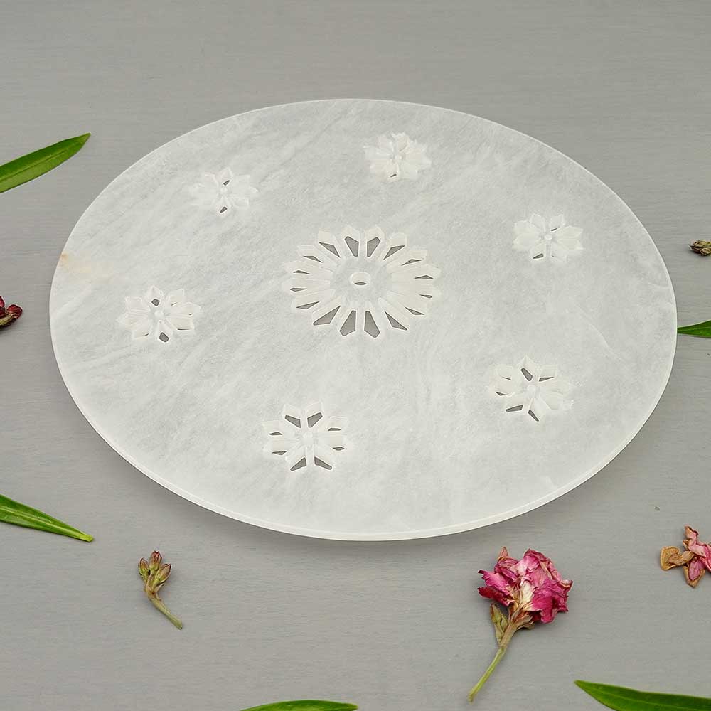 Handmade White Izz Round Shape Candle Holder