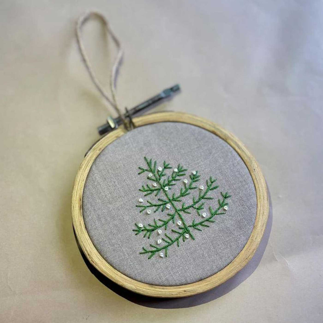 Handmade Embroidered Wooden Hoop Ornament For Christmas Tree Decoration