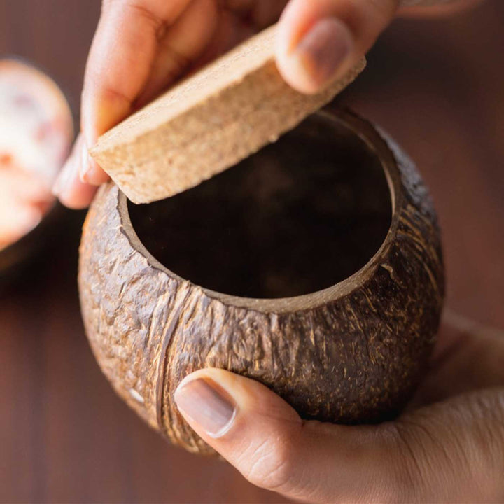 Eco-Friendly Handmade Tight Coconut Shell Storage Container