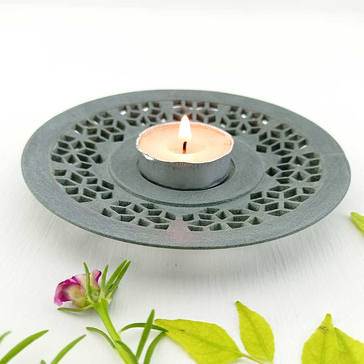 Handmade Grey Aiza Elegant Candle Holder