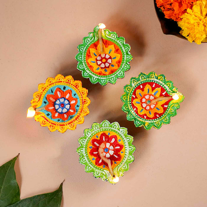 Handmade Pattern Clay Oil Lamp / Diya | Set of 4