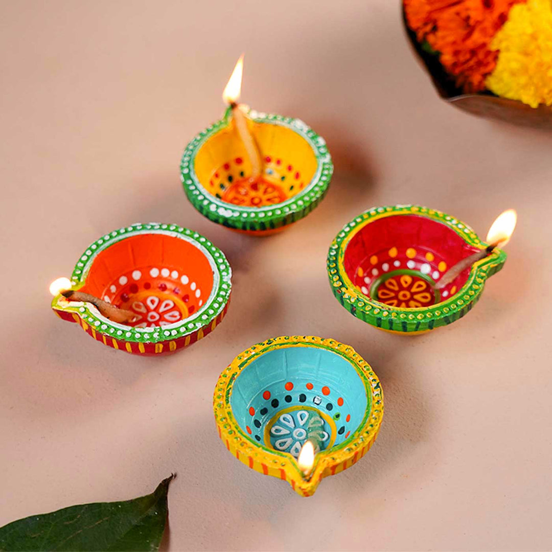 Handmade Small Round Clay Oil Lamp / Diya | Set of 4