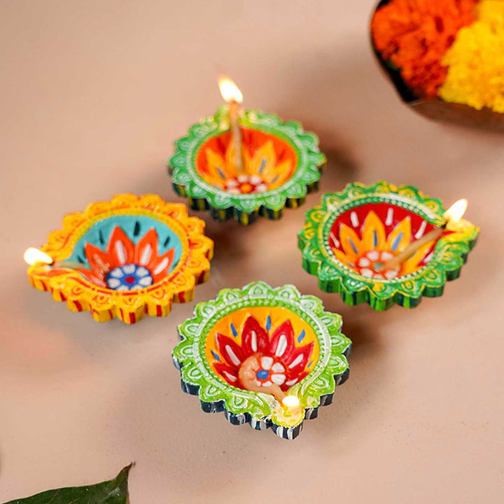 Handmade Pattern Clay Oil Lamp / Diya | Set of 4