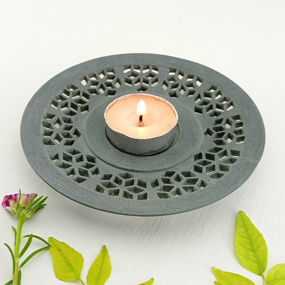 Handmade Grey Aiza Elegant Candle Holder