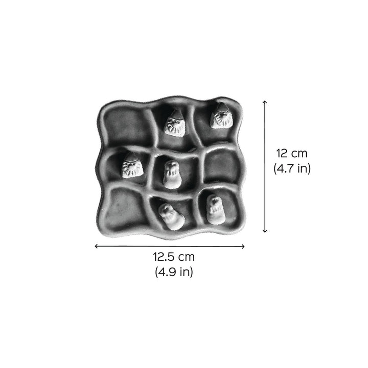 Handmade Christmas Themed Ceramic Tic Tac Toe Platter | Secret Santa Gift Ideas