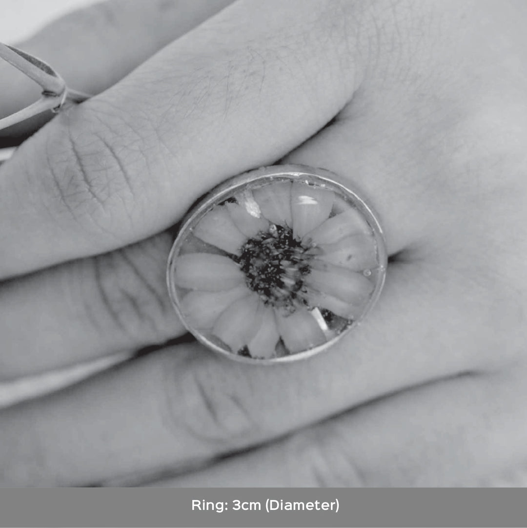 Handmade Preserved Flower White Daisy Brass Ring