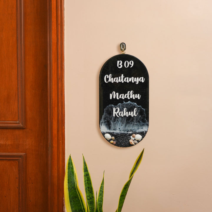 Personalized Black Beach Theme Resin Vertical Name Plate For Family