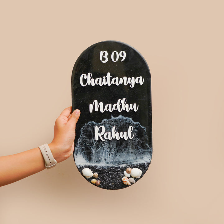 Personalized Black Beach Theme Resin Vertical Name Plate For Family