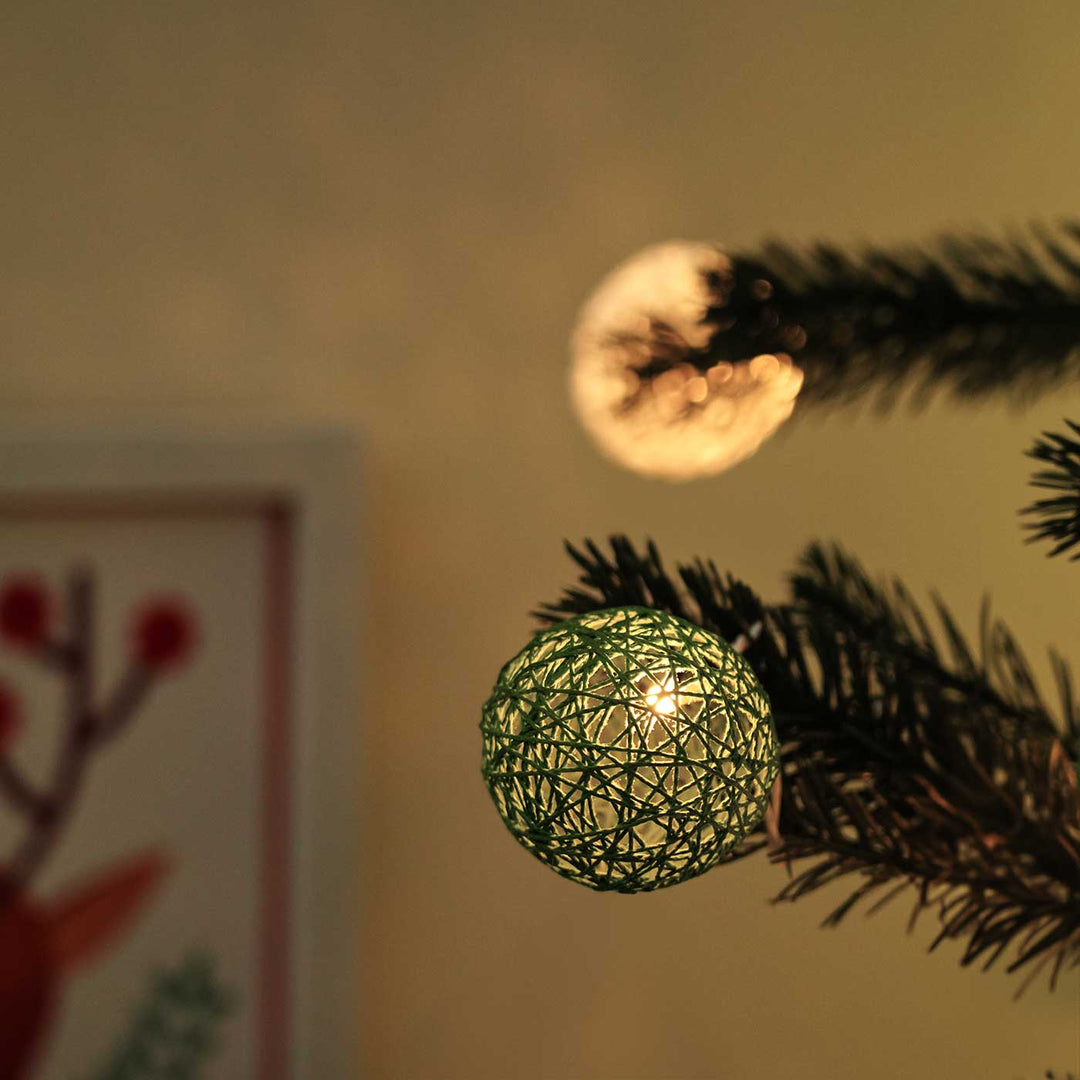 Handcrafted Yarn Spherical Fairy Lights - Green & White