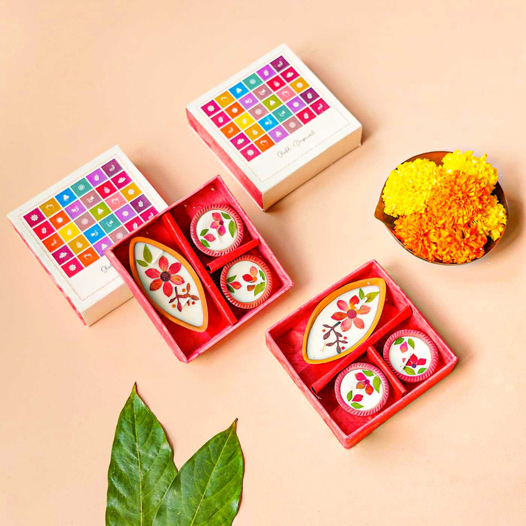 Set Of 12 | Handmade Soy Wax & Dry Flower Boat & Round Festive Diyas