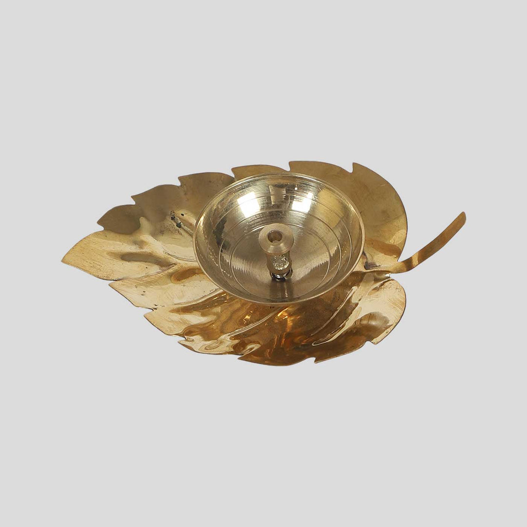 Handmade Lotus Brass Oil Lamp / Diya