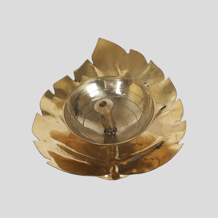 Handmade Lotus Brass Oil Lamp / Diya