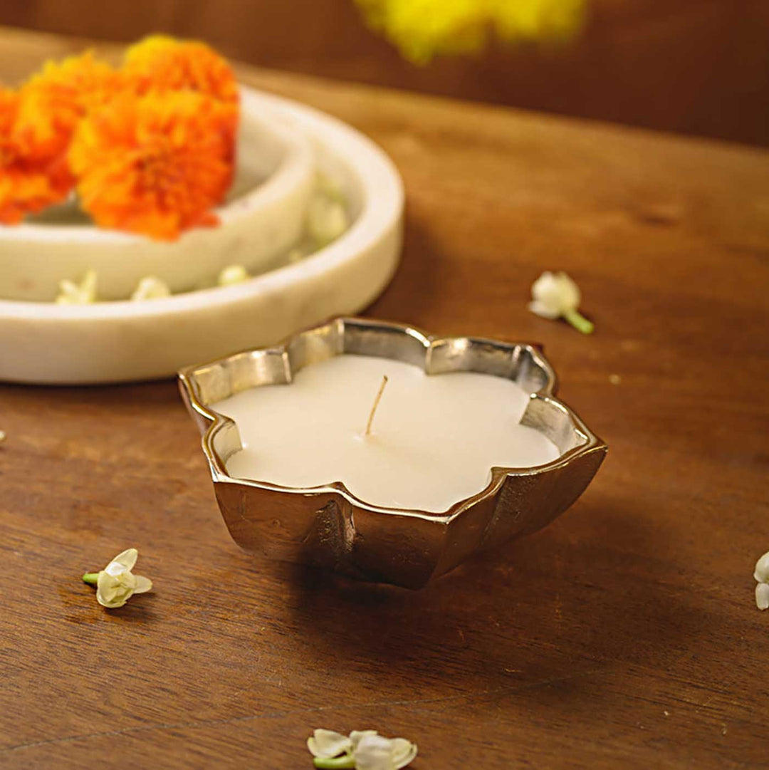 Eco-Friendly Coconut & Soy Wax Lotus Candle With Holder