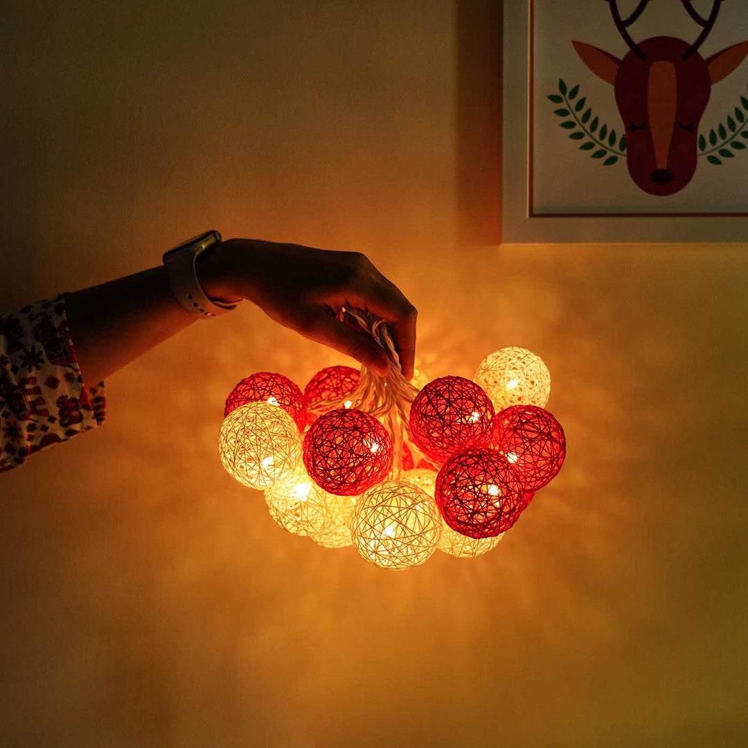 Handcrafted Yarn Spherical Fairy Lights - Red & White