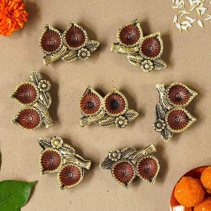 Handmade Leaf Shaped Terracotta Oil Lamp / Diya | Set Of 7