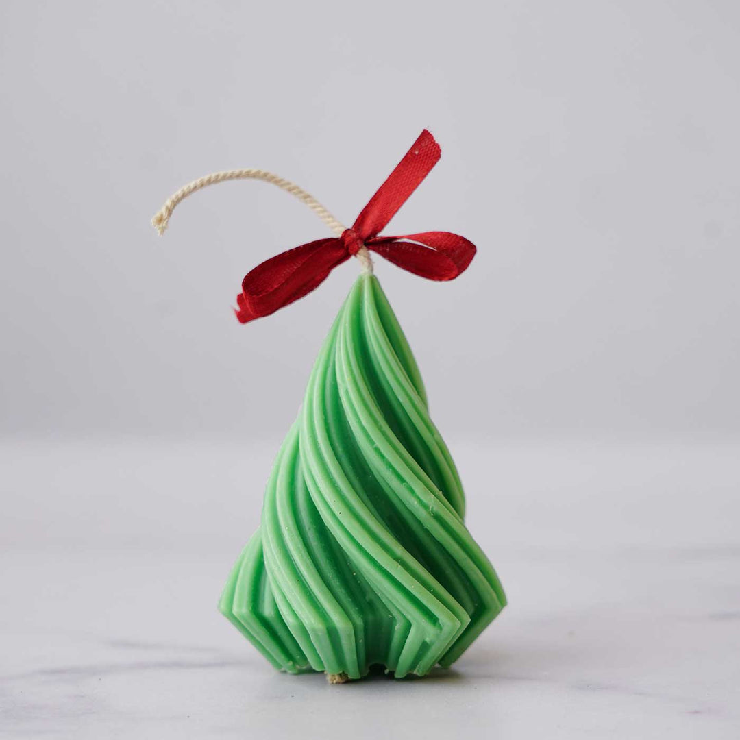 Handmade Swirl Xmas Tree Lavender Scented Soy Wax Candle For Christmas Decoration