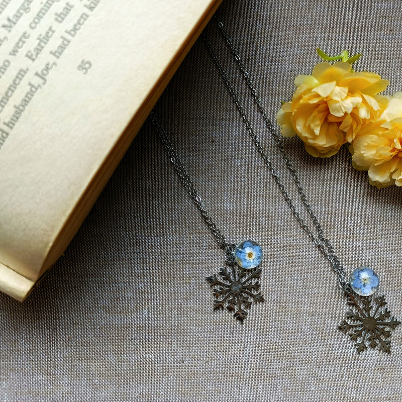 Heartbeat Preserved Flower Necklace - Forget Me Not – Zwende