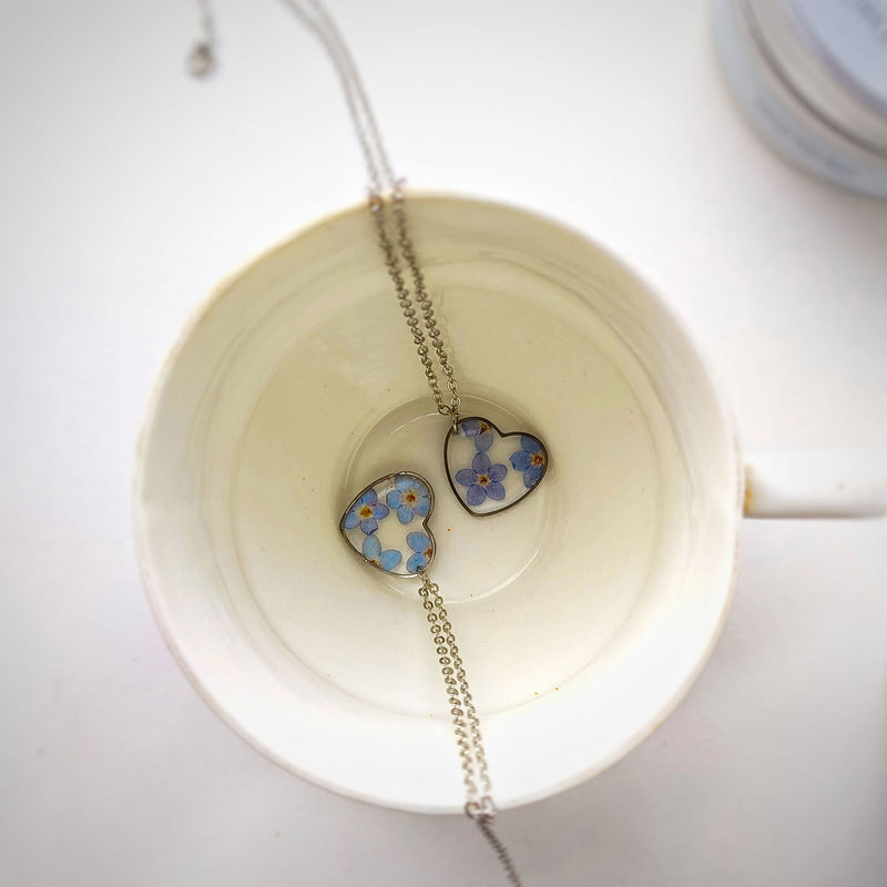 Heartbeat Preserved Flower Necklace - Forget Me Not – Zwende